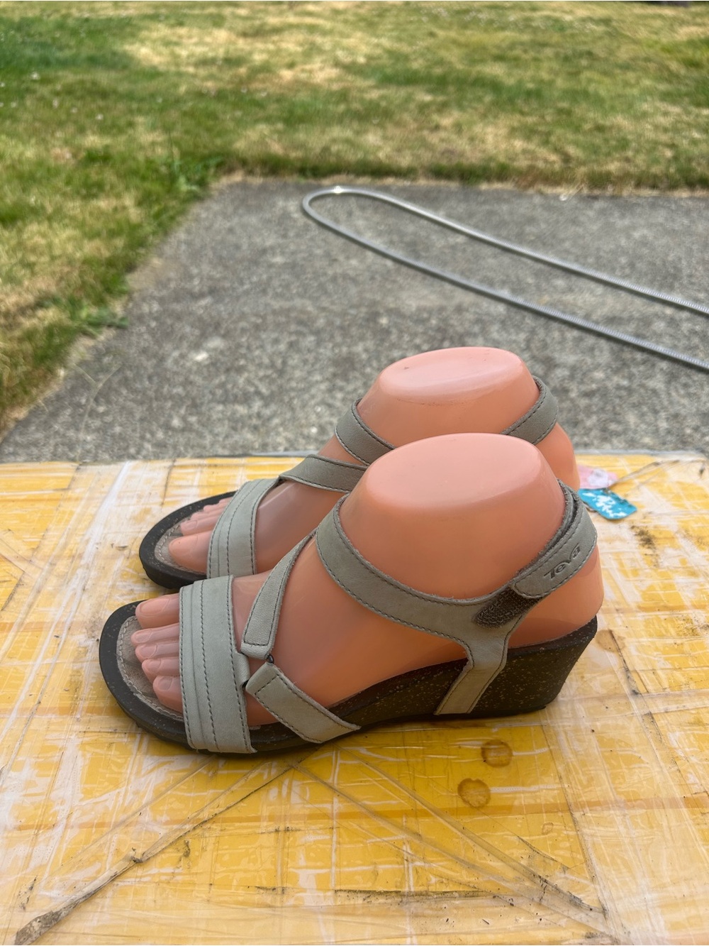 Teva Cabrillo Women's Light Gray Strappy Wedge Sandals Size 6
